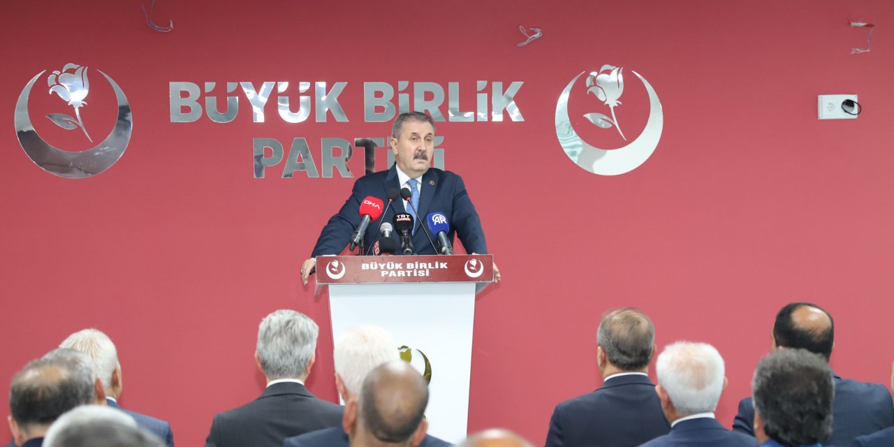 Destici: Özgür Özel'in Bu Takındığı Tavır Olumlu