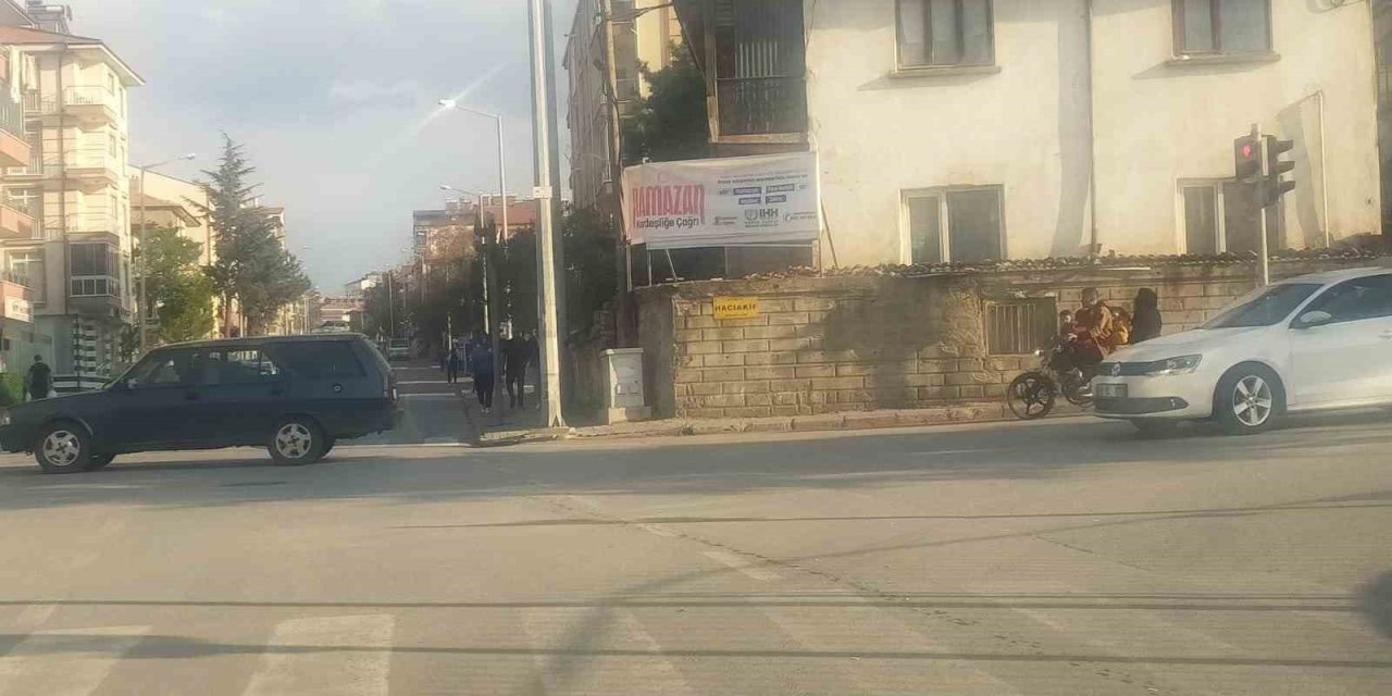 Konya’da 5 Kişinin Aynı Motosikletteki Tehlikeli Yolculuğu