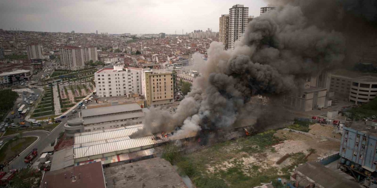 Esenyurt’ta Fabrika Yangını