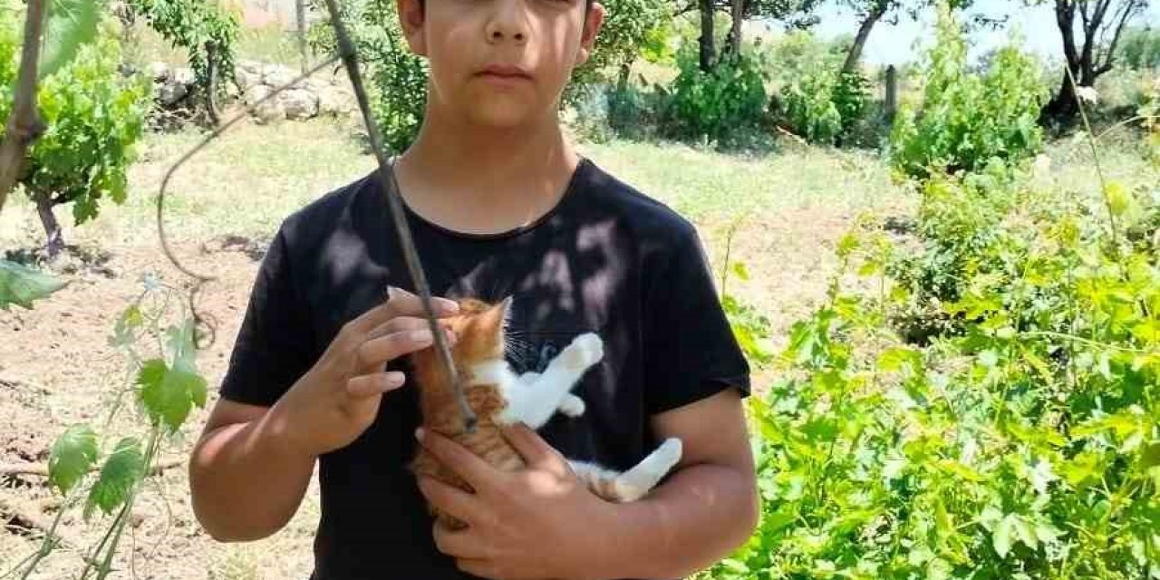 14 Yaşındaki Alperen Şehir Dışına Gideceği Esnada Polis Tarafından Yakalandı