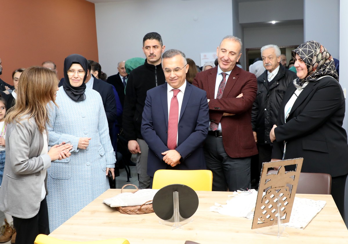 Rize'de yöresel ürünler, kadınların elinde yenilikçi tasarımlarla modernize ediliyor