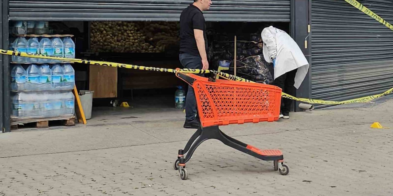 Markette Manav Reyonunda Çalışırken Silahlı Saldırıya Uğradı
