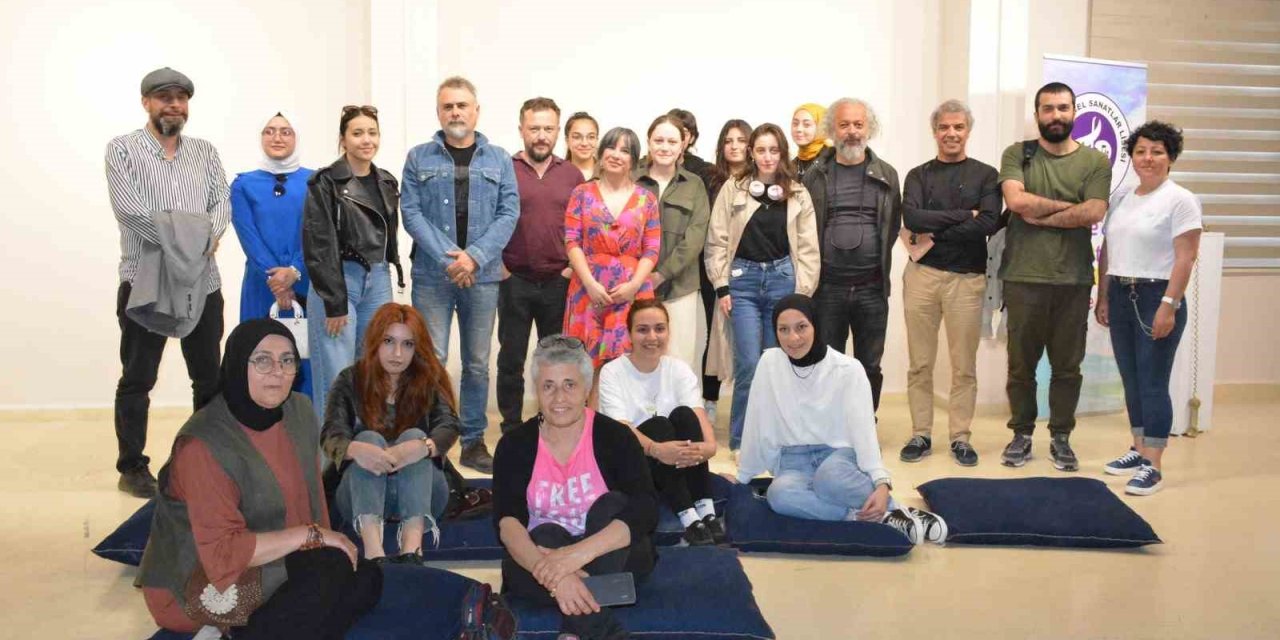 Temel Sanat Söyleşilerinde Çizgi Ve Hareket Konuşuldu