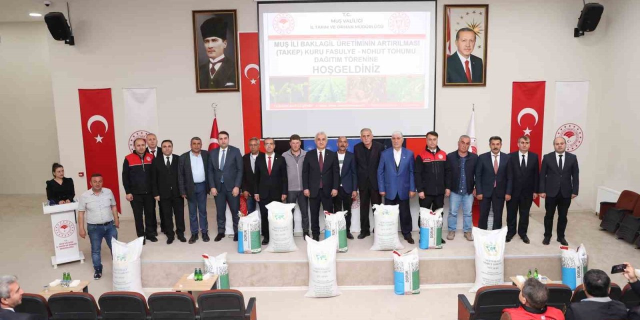 Muş’ta 80 Çiftçiye Kuru Fasulye Ve Nohut Tohumu Dağıtıldı