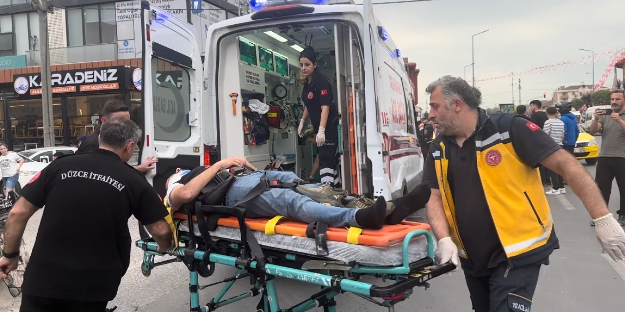 Kazada Yaralanan Yayaya İlk Müdahaleyi İtfaiyeciler Yaptı