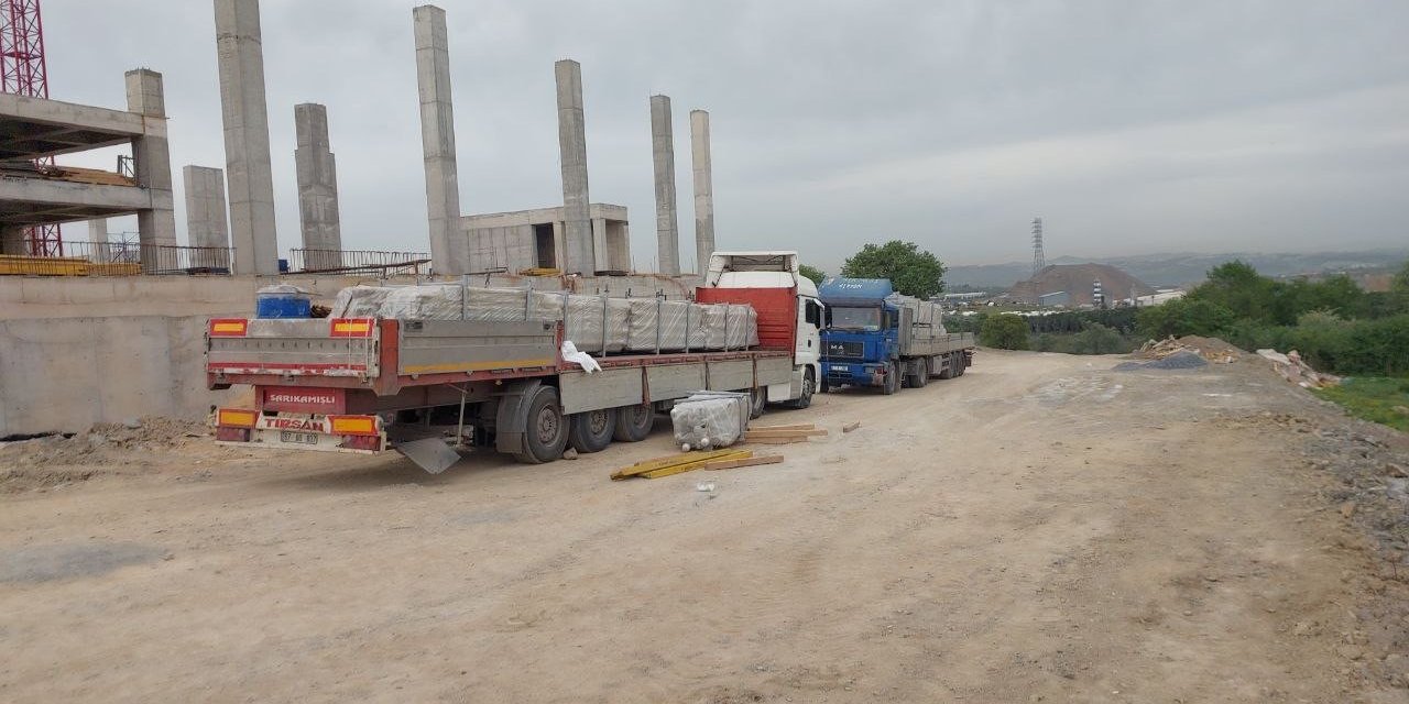 1 Ton Demirin Altında Kalan Mühendis Hayatını Kaybetti