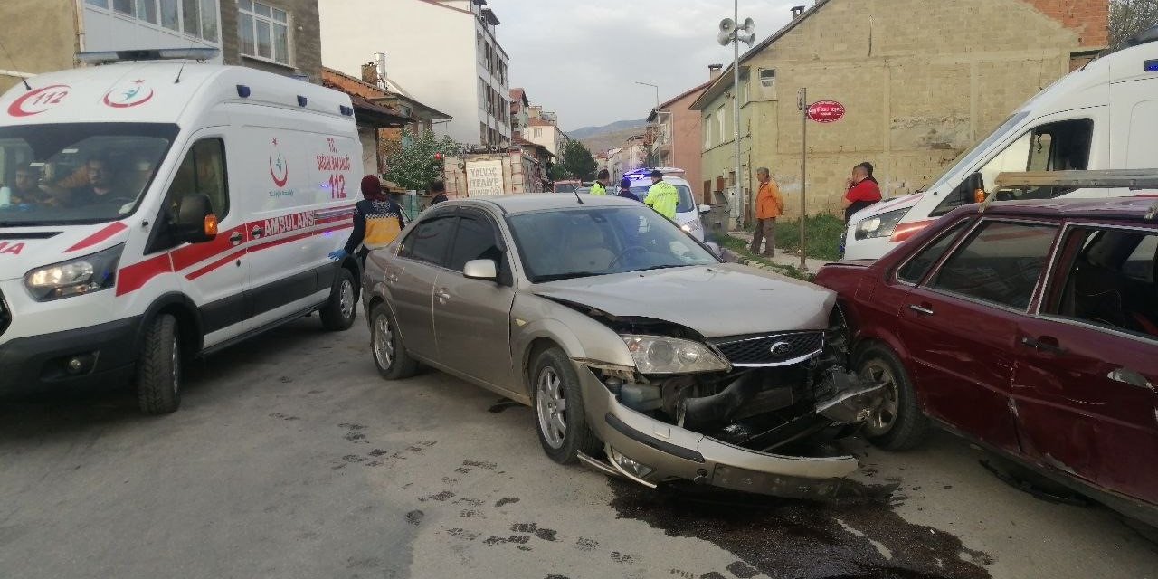 Isparta’da Trafik Kazası: 2 Yaralı