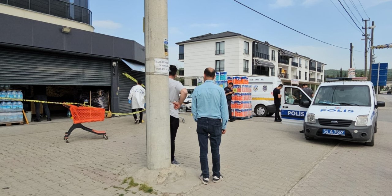 Markette Çalışan Husumetlisini Tabancayla Ayaklarından Vurdu