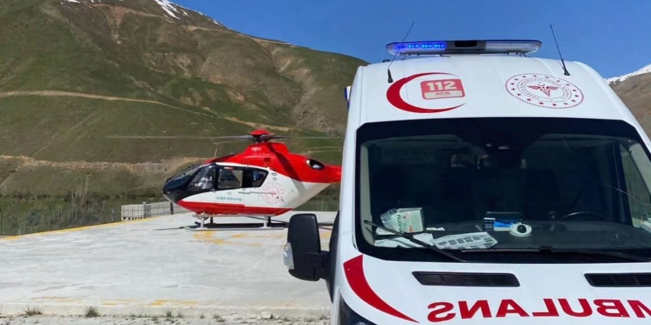 Bahçesaray’da İki Hasta Ambulans Helikopterle Hastaneye Sevk Edildi