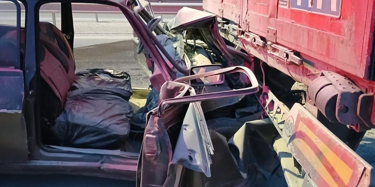 Otomobil Tıra Arkadan Çarptı: 1 Ölü