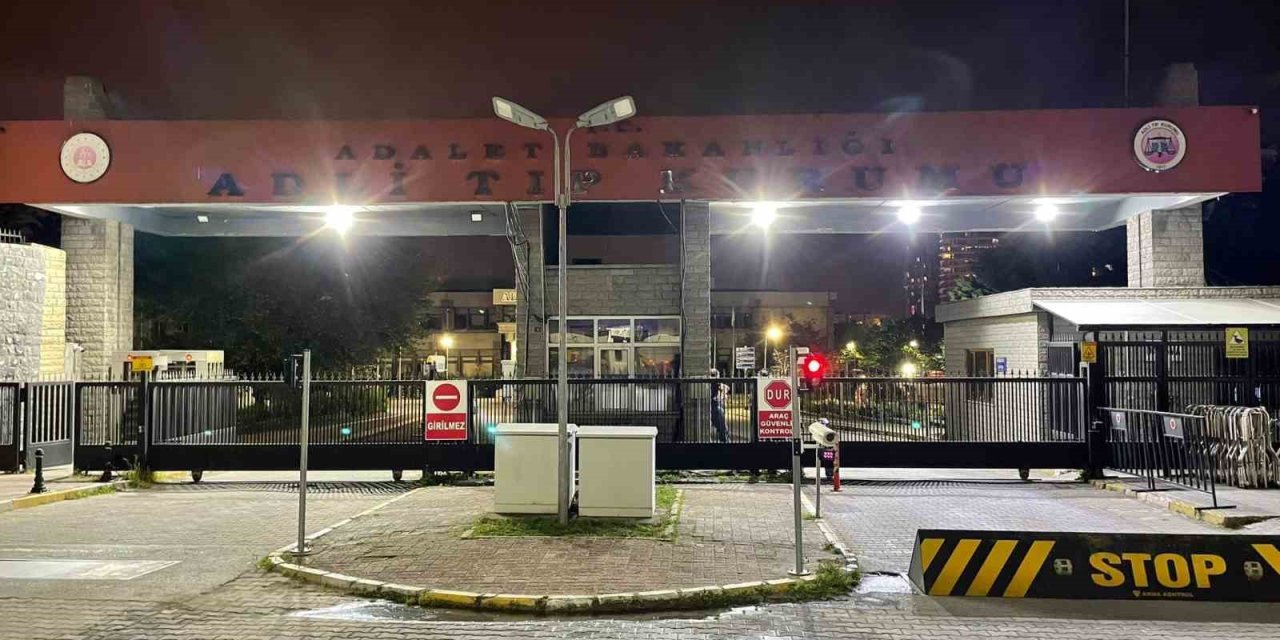 Sarıyer’de Bıçaklanarak Yol Kenarına Atılan Taksicinin Cenazesi Adli Tıp Kurumundan Alındı