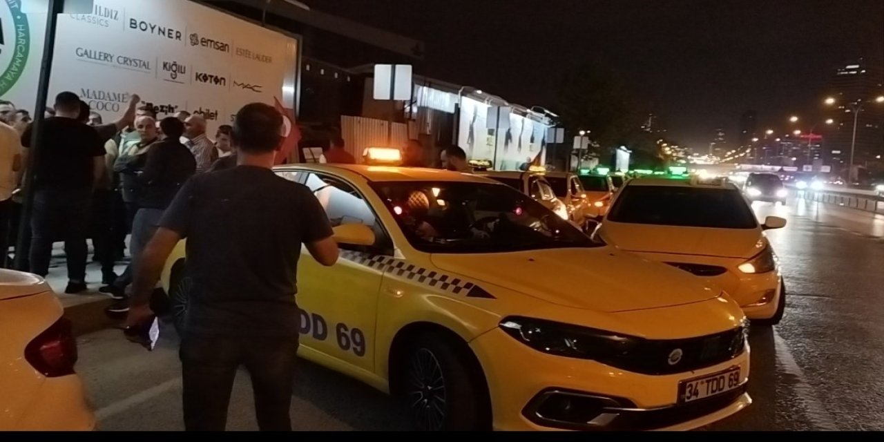 İstanbul’da Taksiciler Öldürülen Meslektaşları İçin Eylem Yaptılar