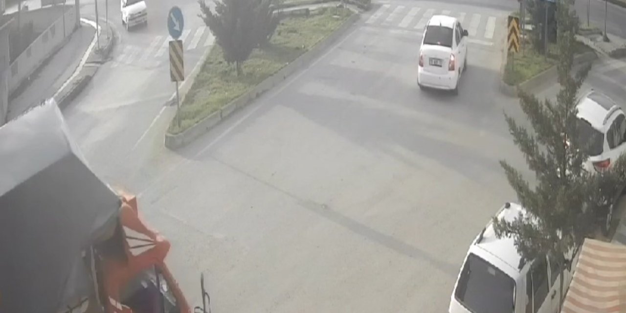 Tırın Sıkıştırdığı Otomobil Orta Refüje Çarptı: 1 Yaralı