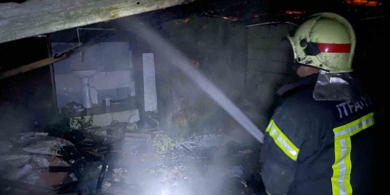 Metruk Binada Çıkan Yangın Söndürüldü