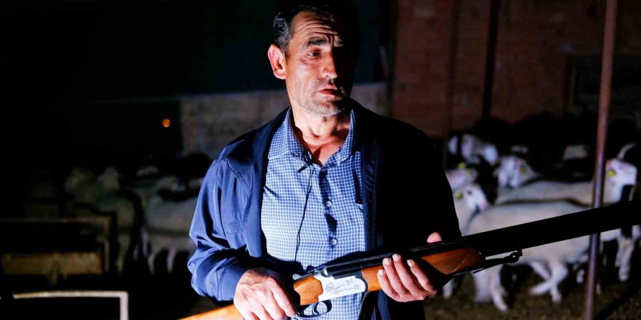 Köy Halkı Ellerinde Tüfekle Gece Kurt Nöbeti Tutmaya Başladı