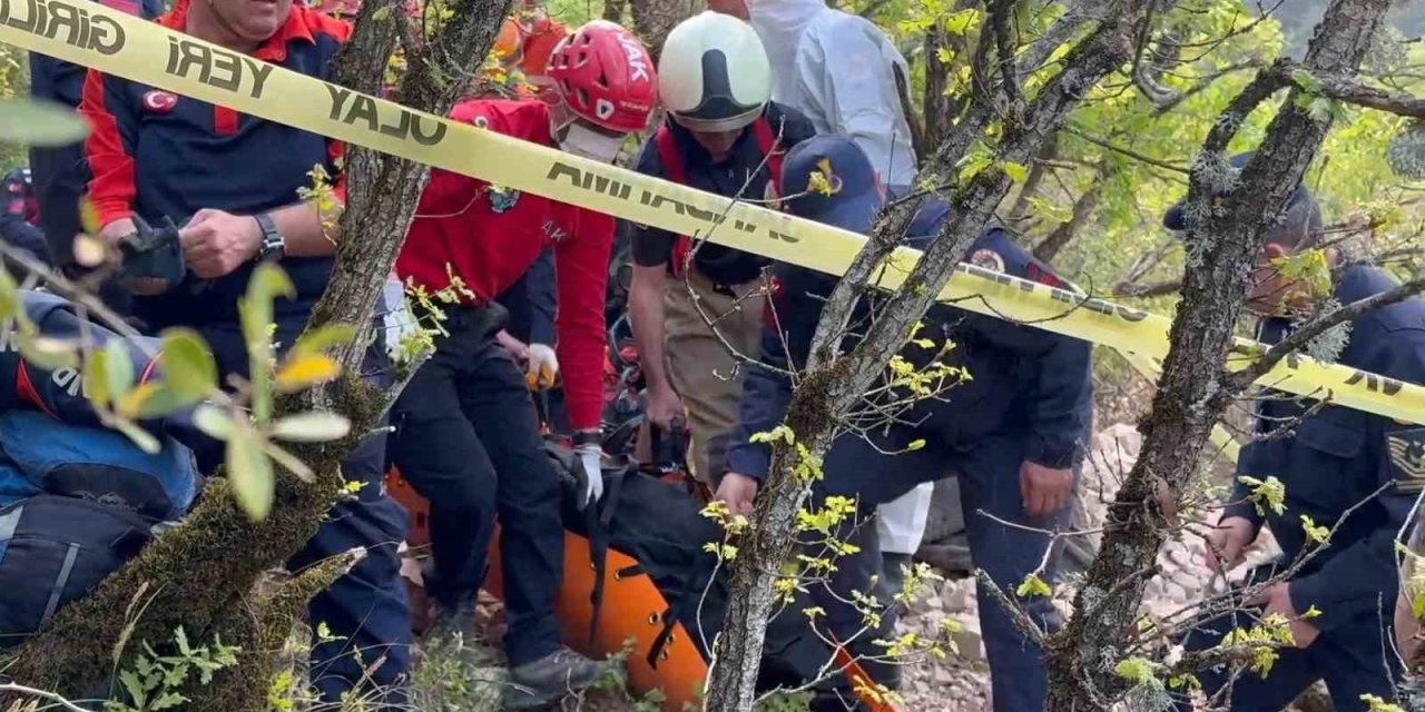 Ölen 3 Definecinin Cenazesi Çıkarıldı...baba Oğul Define Kurbanı