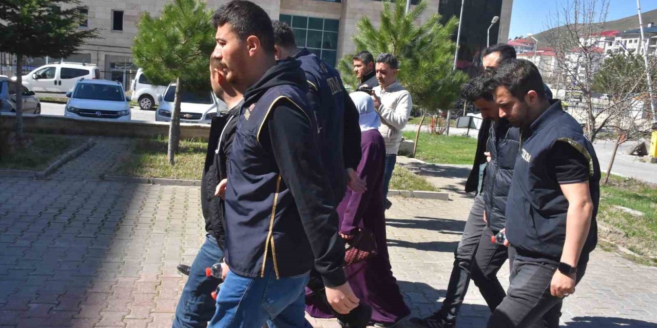 ‘Bombacı Mülayim’ Ve Kendisine Bilgi Veren 2 Polis Adliyeye Sevk Edildi