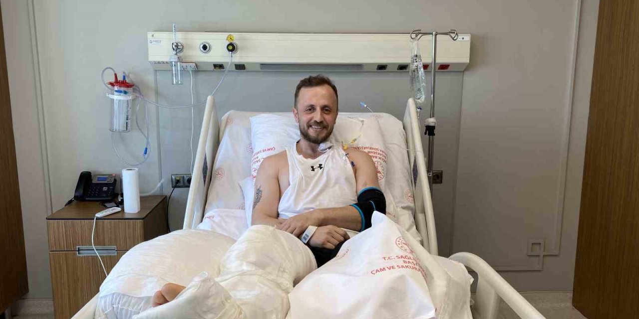 Arkadaşının Öldüğü Feci Kazada Kopan Ayağı Zorlu Operasyonla Dikildi: “Ayaklarımın Koptuğunu Gördüm, Umudum Yoktu”