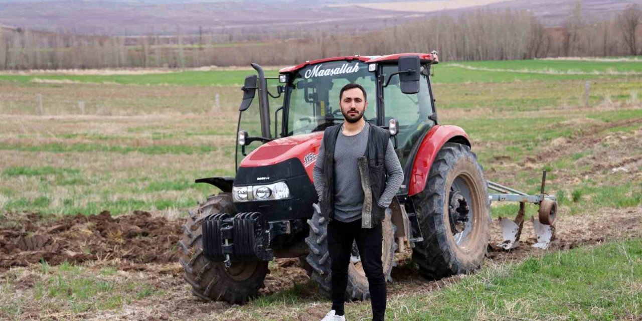 Üniversite Eğitimini Tamamlayıp Toprağına Döndü
