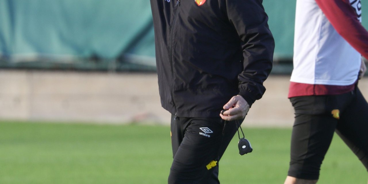 Göztepe'de Stoilov 12'nci Kupasına Koşuyor