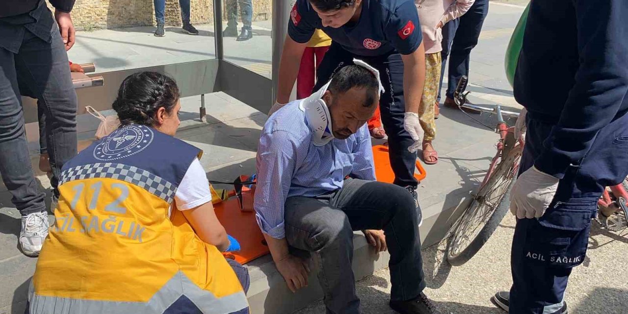 Otomobilin Çarptığı Bisiklet Sürücüsü Yaralandı