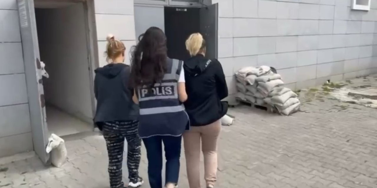 Samsun'da Dil Düşürme Yöntemiyle Hırsızlık Yapan 6 Kadından 3’ü Tutuklandı