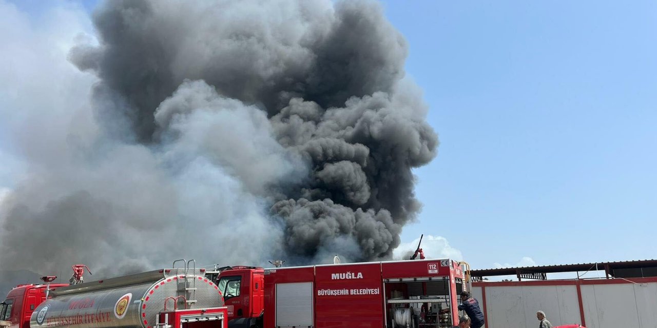 Muğla'da İşçilerin Kaldığı Konteyner Yandı