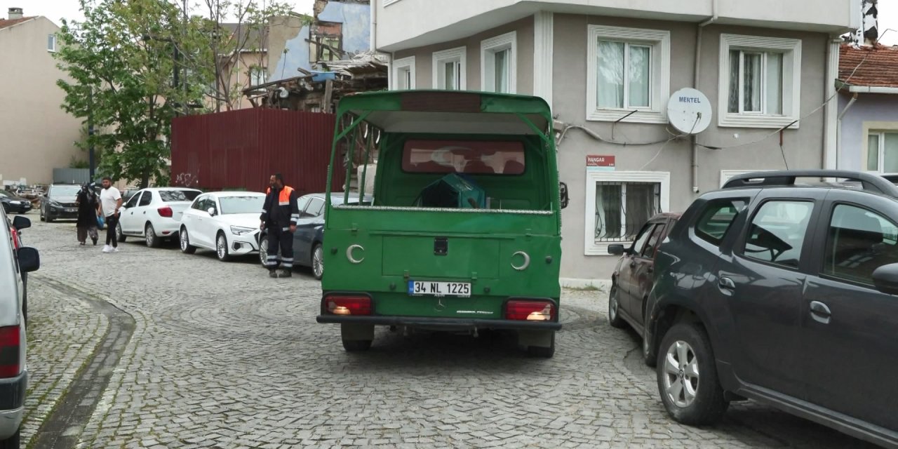 İstanbul- Çatalca'da Eşi Tarafından Öldürülen Kadın Son Yolculuğuna Uğurlandı