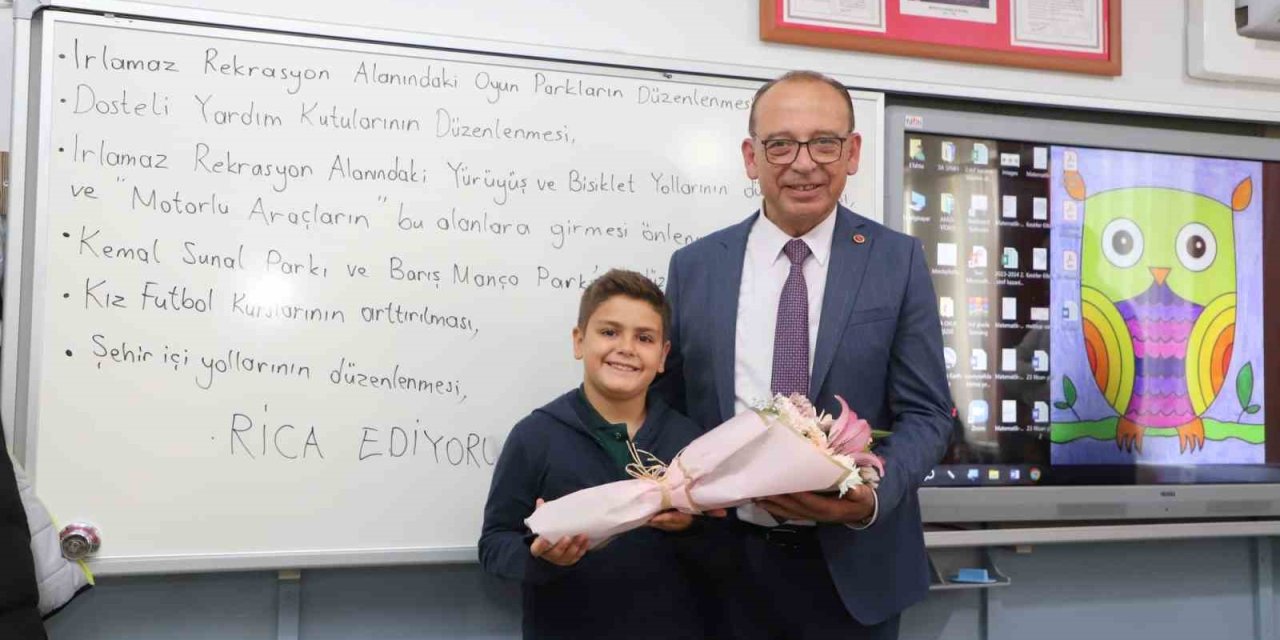 Başkan Akın, Sınıf Başkanı Ege’nin Seçim Vaadini Yerine Getirdi