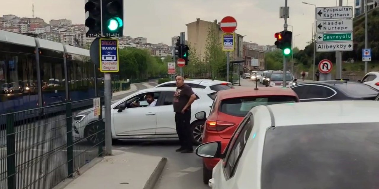 Alibeyköy’de Tramvay Arızası Trafikte Uzun Kuyruk Oluşturdu