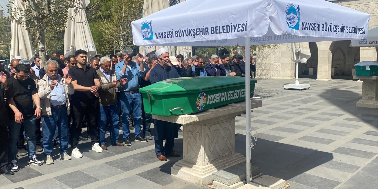 Otobüste Fenalaşıp Öldü, Kanında Granit Taşı Tespit Edildi