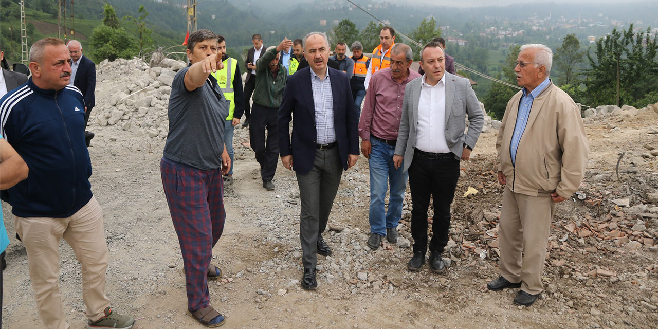 Başkan Metin Sahada İncelemede