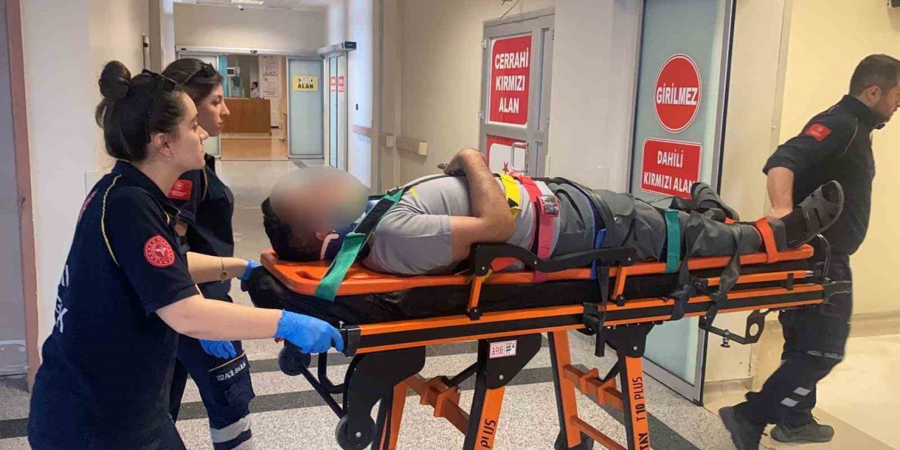 Otomobil İle Motosiklet Çarpıştı: 2 Yaralı