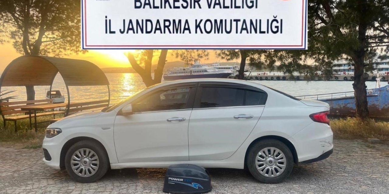 Ayvalık’ta 29 Düzensiz Göçmen Ve 2 Organizatör Yakalandı