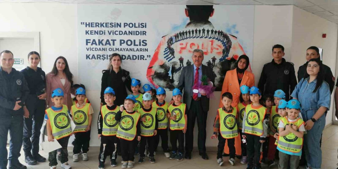Minik Öğrencilerden İl Emniyet Müdürlüğü’ne Ziyaret