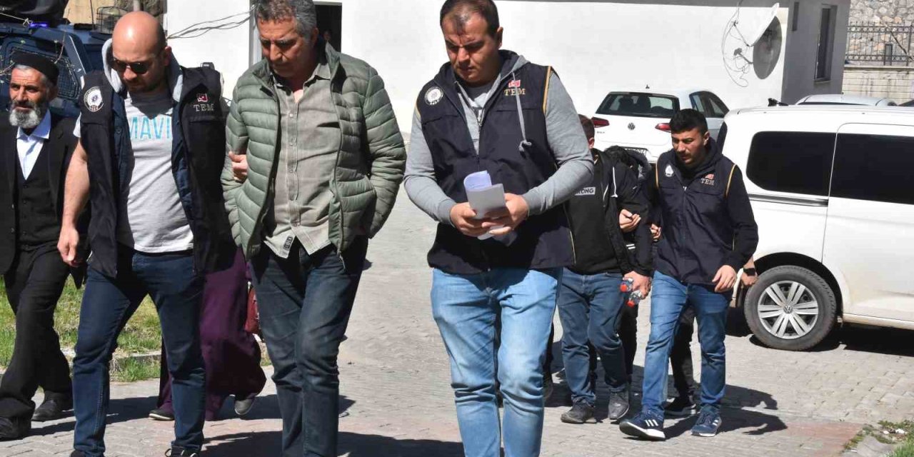 Emniyet Verilerini Paylaşan Polis Tutuklandı