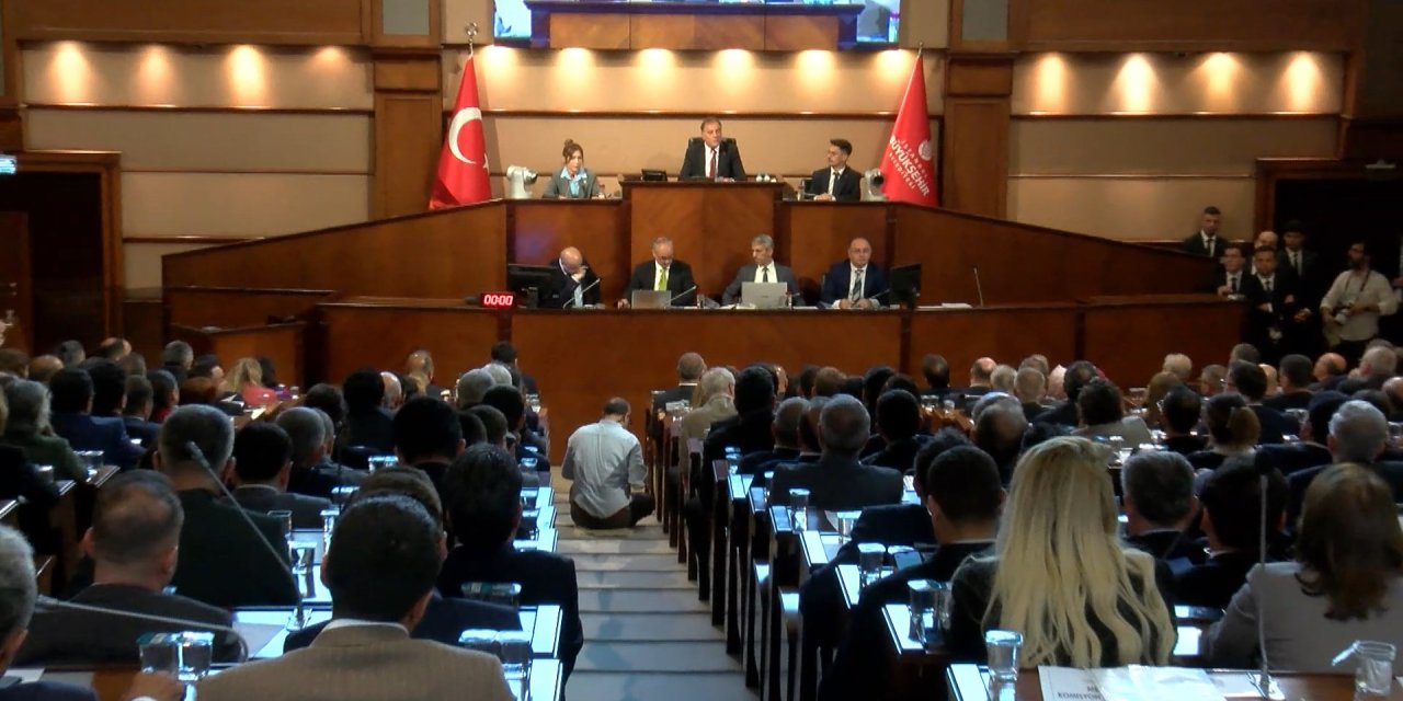 İstanbul-ibb Meclisi İmamoğlu Yönetimine 4 Milyar 200 Milyon Liralık İç Borçlanma Yetkisi Verdi