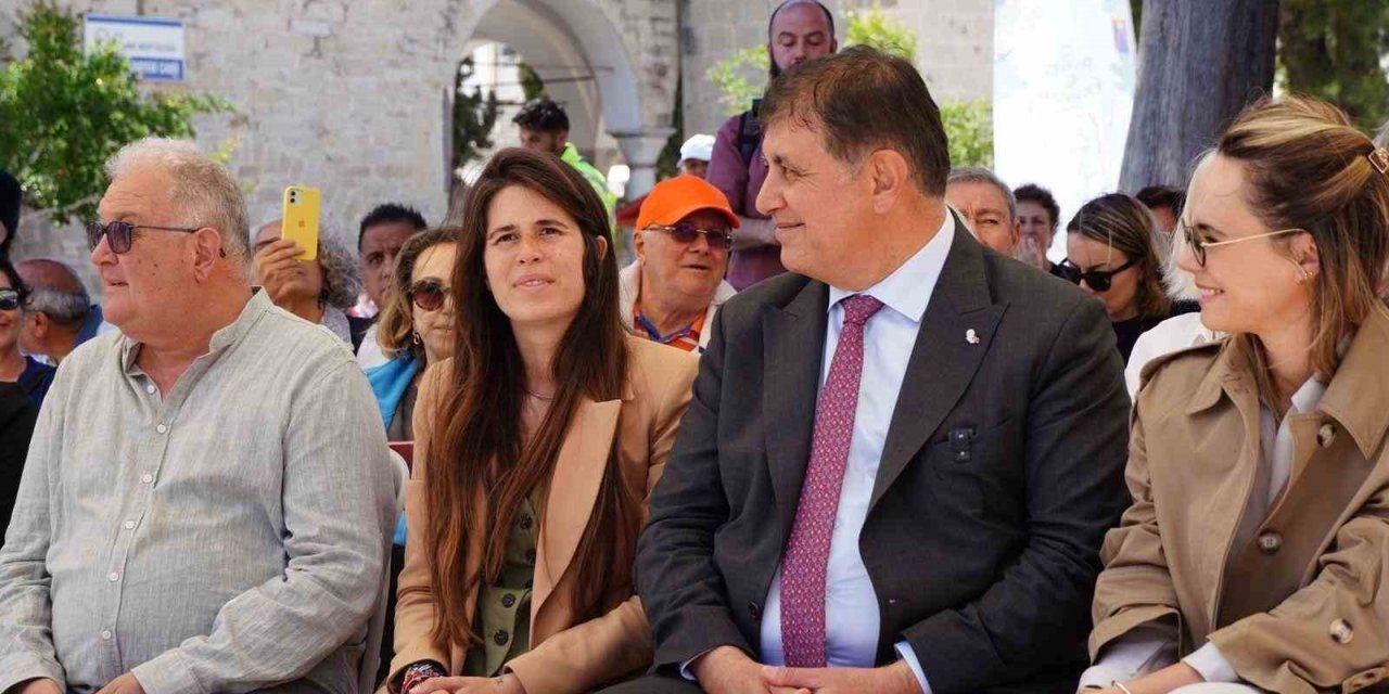 13. Alaçatı Ot Festivali Coşkuyla Başladı