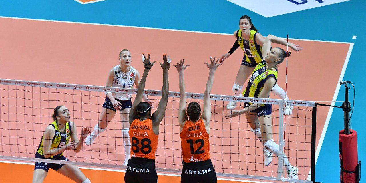 Sultanlar Ligi’nde Şampiyonluk Son Maça Kaldı