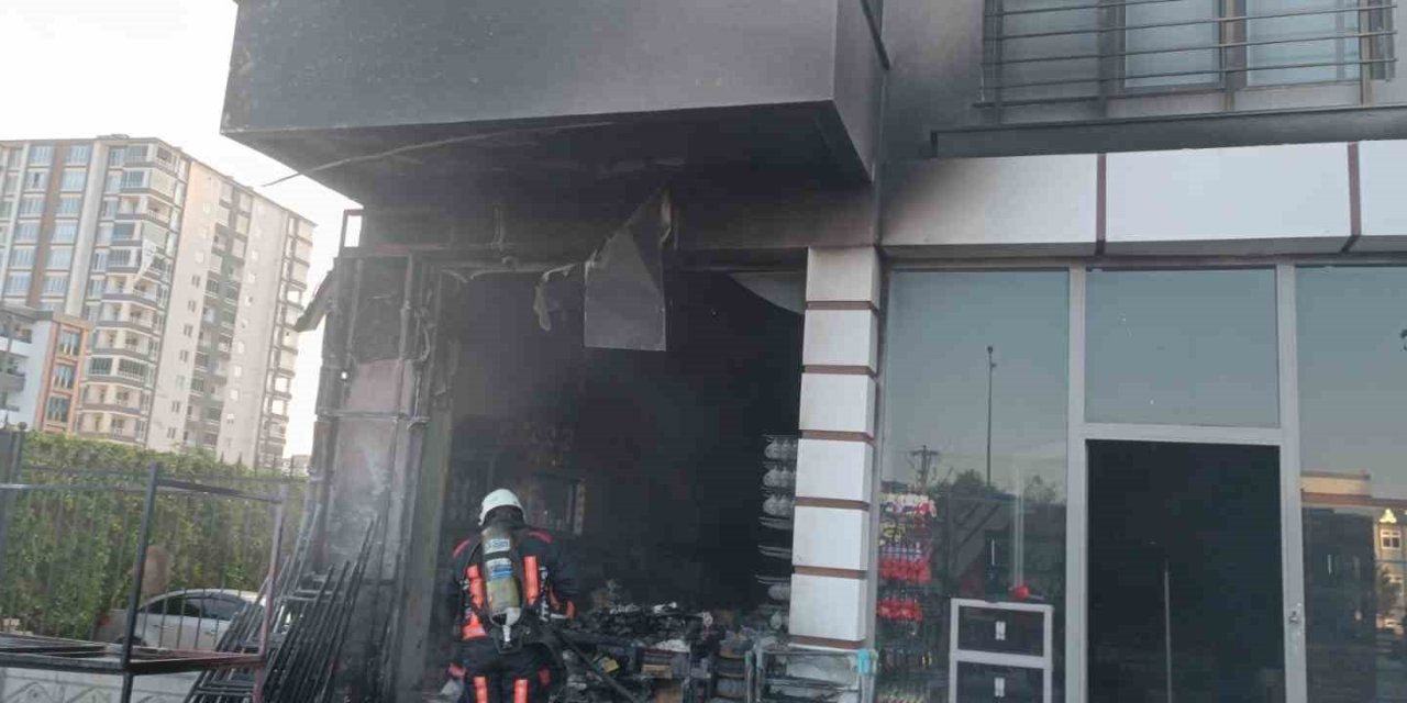 Malatya’da İş Yeri Yangını Korkuttu