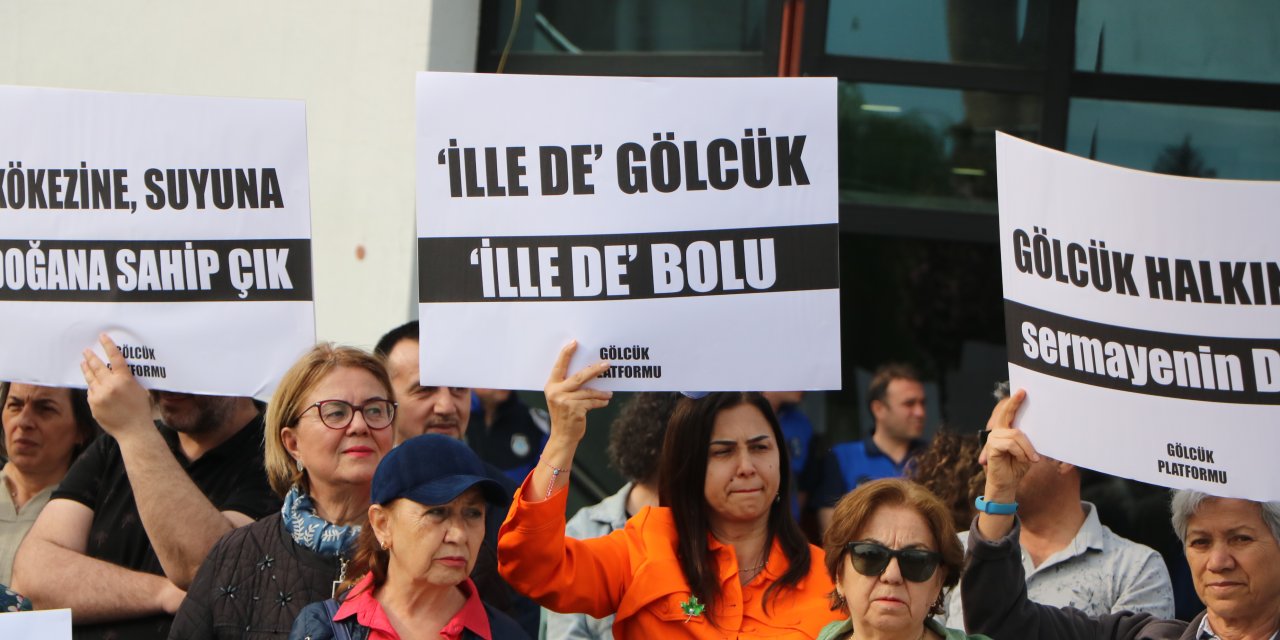 Eşi Belediyeye Karşı Protesto Eylemine Katıldı; Tanju Özcan 'Ben De Seni Protesto Ediyorum' Dedi