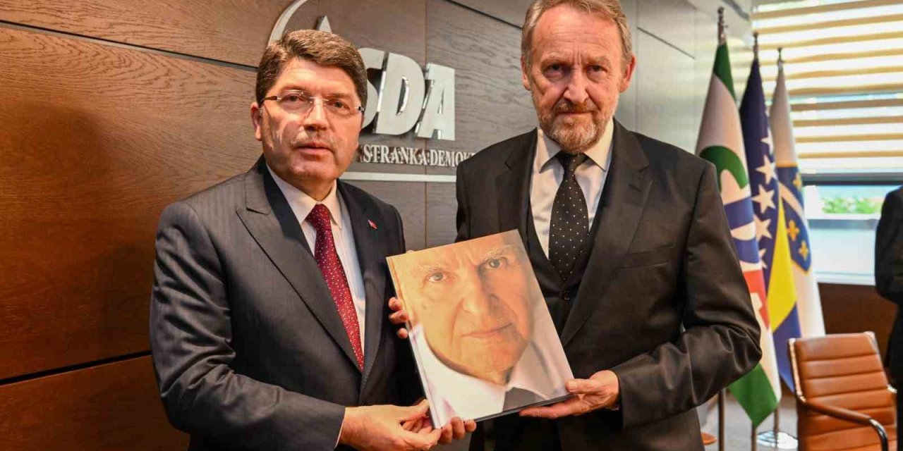 Adalet Bakanı Tunç, Sda Genel Başkanı İzzetbegoviç İle Bir Araya Geldi