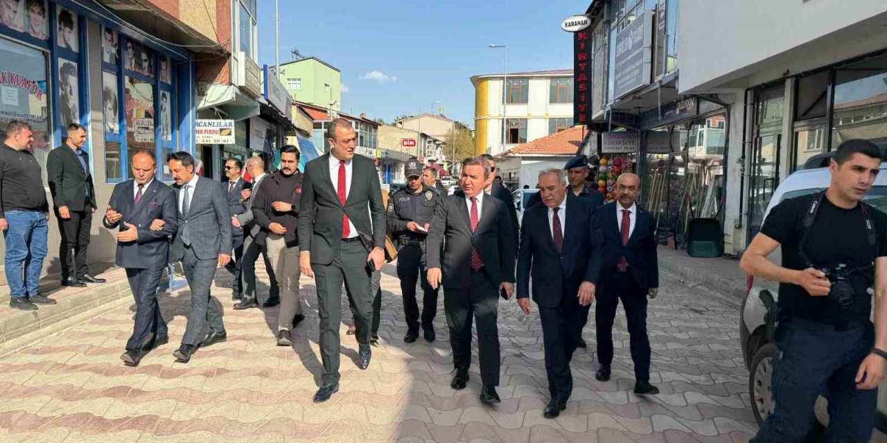 Vali Aydoğdu, Tercan’da İncelemelerde Bulundu