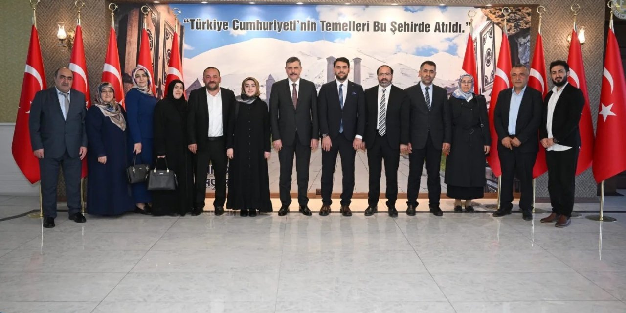 Vali Çiftçi Başarılı Öğrencileri Ağırladı