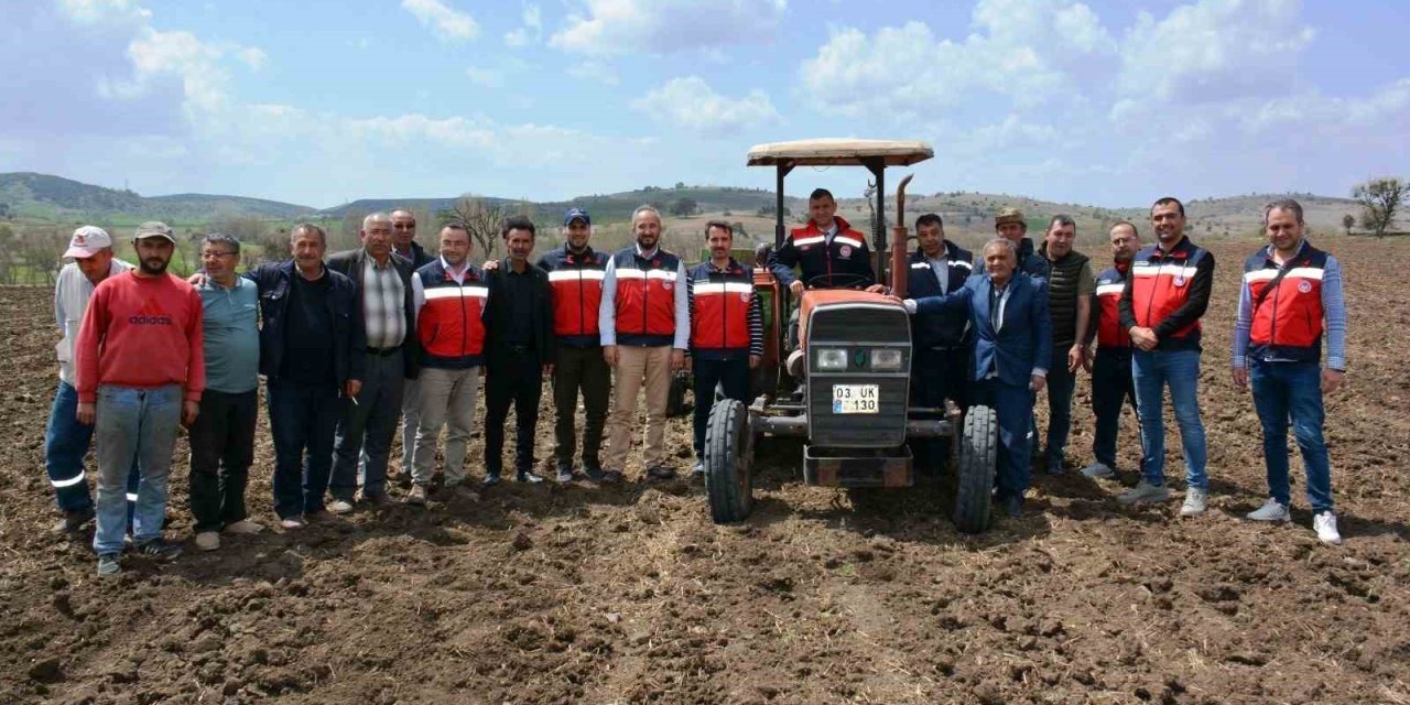 Kütahya’da Yüzde 75 Hibeli Nohut Tohumları Toprakla Buluşuyor