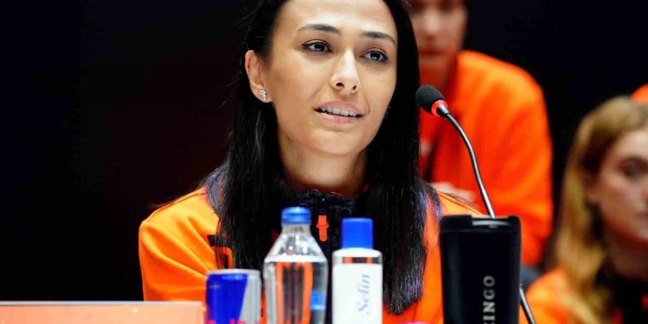 Simge Aköz: “Motivasyonumuz Tam, Kupayı Eve Götürmek İstiyoruz”