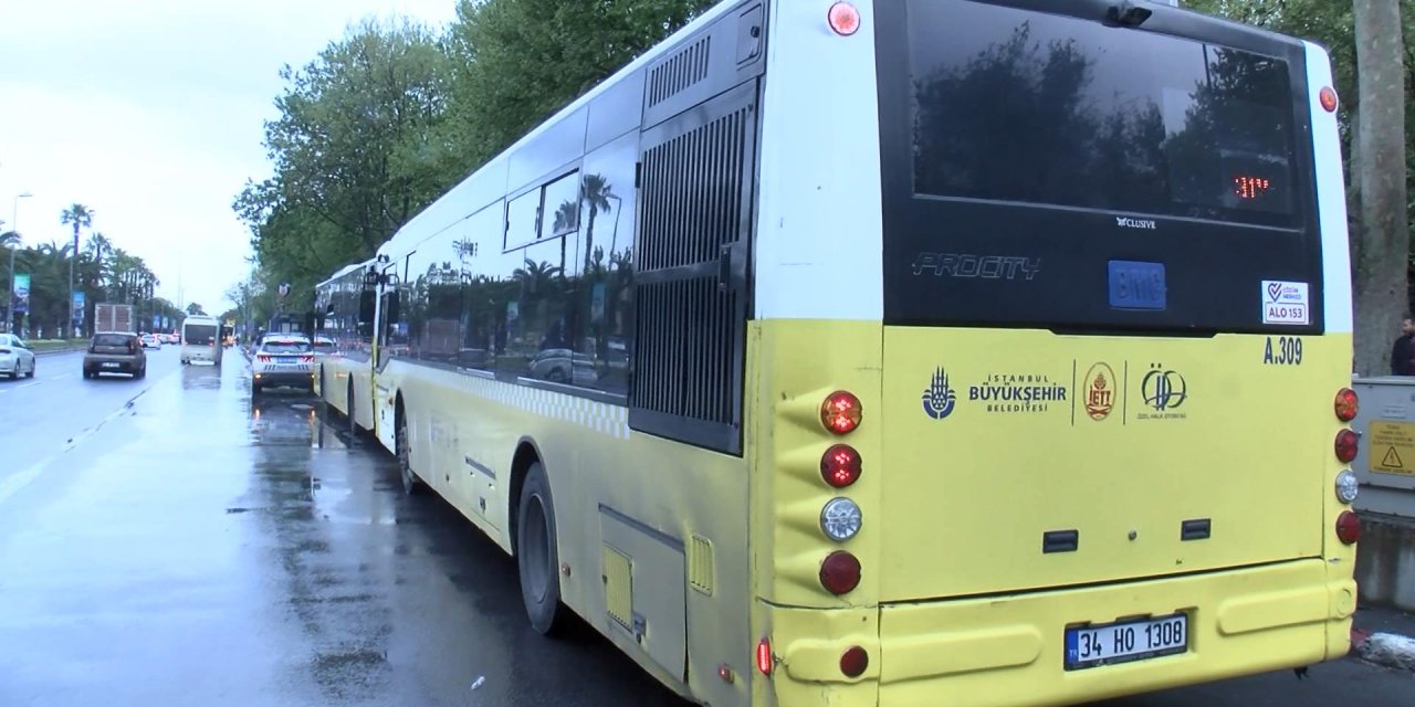 İstanbul - Fatih'te 2 İett Otobüsü Çarpıştı - 2 (Aktüel Görüntülerle)