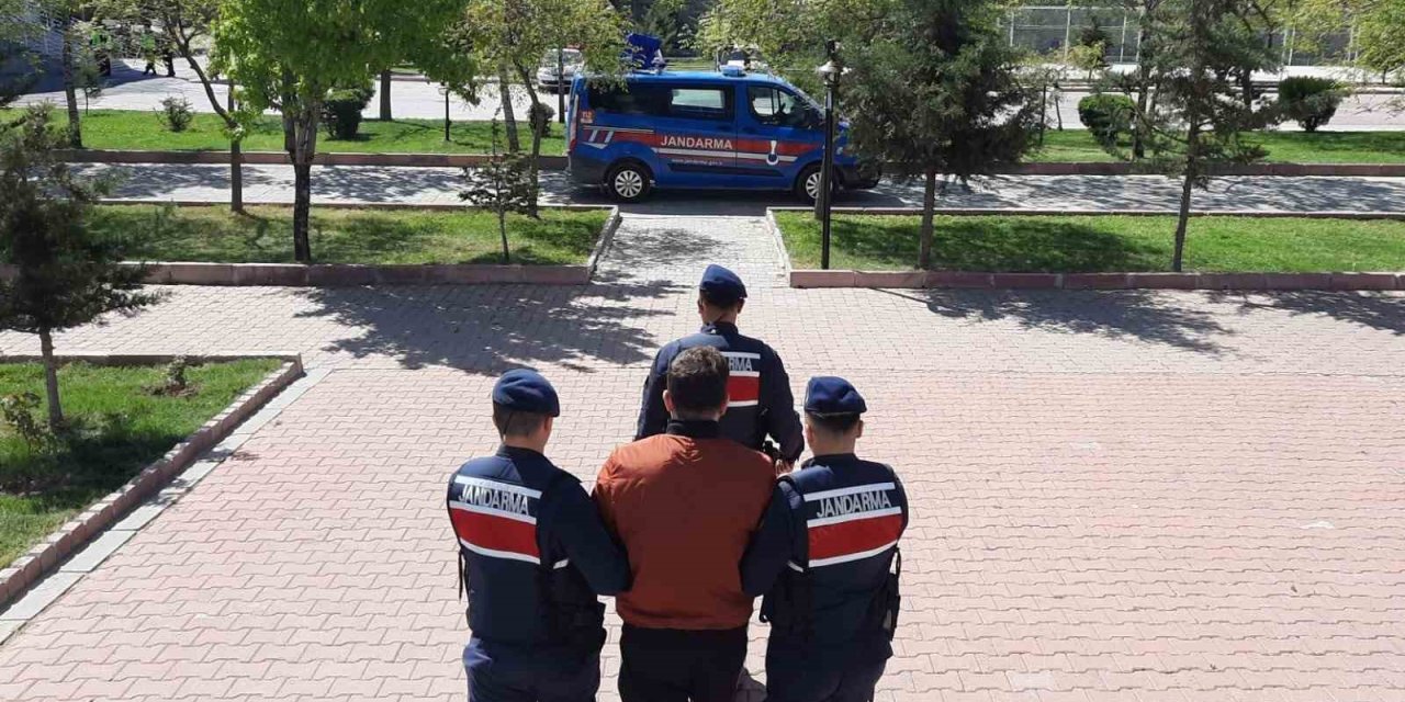 Kaçak Suç Makinesi Jandarmanın Operasyonuyla Yakalandı