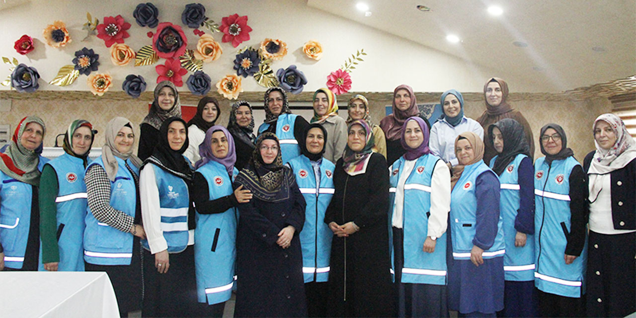 Rize'de TDV Kadın, Aile ve Gençlik Kolları Çalışmaları Tanıtıldı