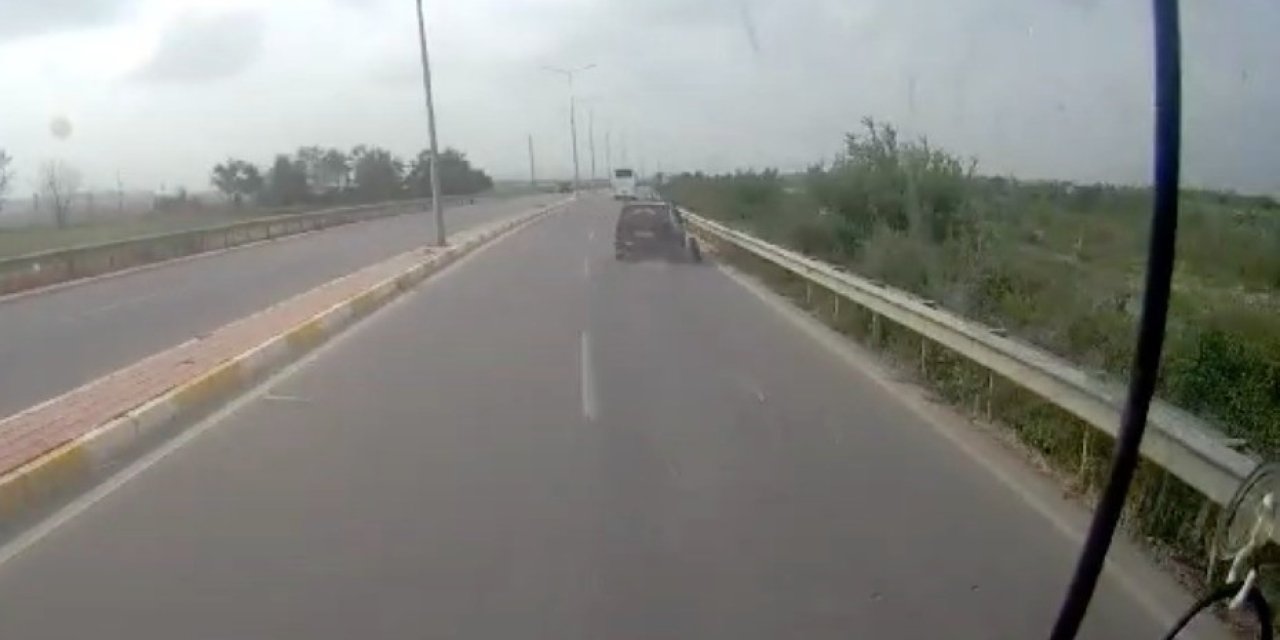 Seyir Halindeki Tofaş Otomobilin Tekeri Çıktı, O Anlar Kameraya Yansıdı